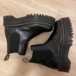 Dr. Marten 2976 Platform chelsea boots